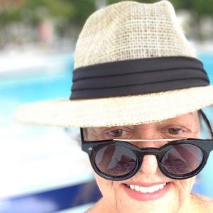 Meet your Posher, Linda